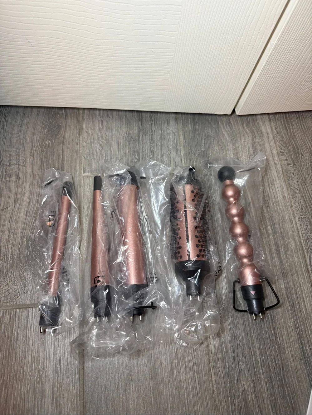 NWT WavyTalk 5-in-1 Curling Wand Set